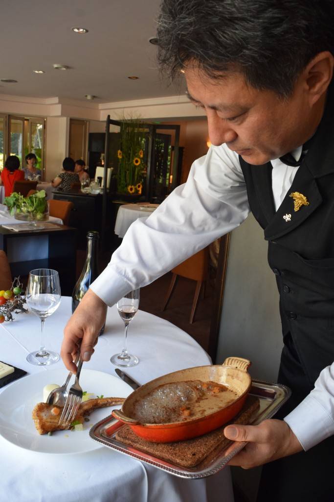 1984年開業的 Moliere，總廚中道博是首位於法國三星米芝蓮餐廳任職的日本廚師，回國後開了此店，炮製以北海道食材為本的法國料理。至今三星不變，是道內唯一一間三星法國餐廳。